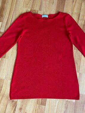 Due per Due Collection Crewneck longer length fine knit sweater